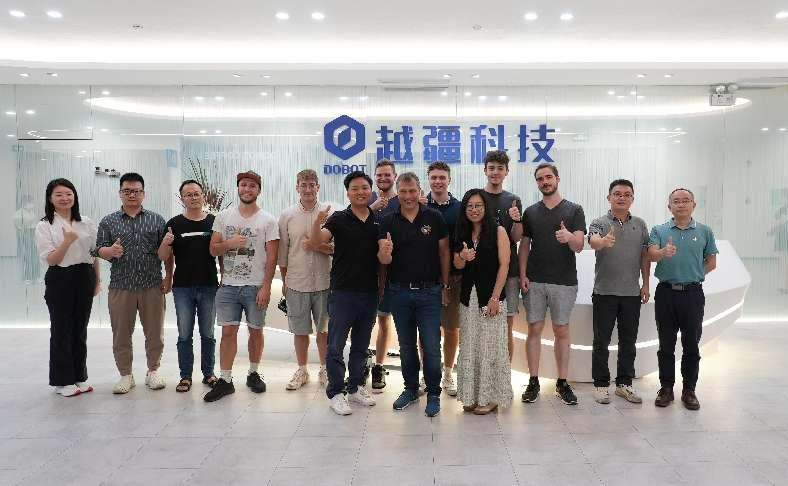 協作機器人涂膠，自動化，汽車擋風玻璃涂膠，車燈涂膠，手機涂膠，繼電器涂膠-國際交流不斷，德國職校代表團到訪越疆