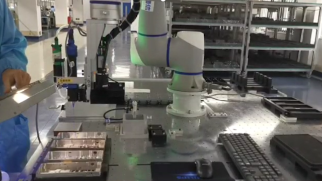 軍用手機(jī)涂膠