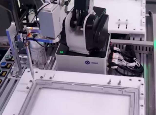 平板電腦中框涂膠